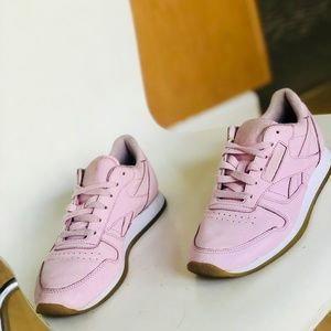 Vintage reebok classic leather sneaker pink 6.5